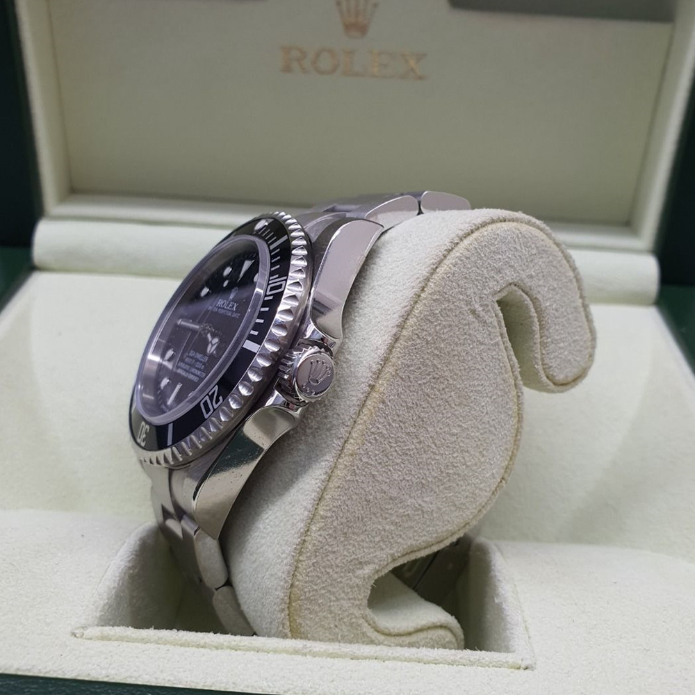 Fake Rolex Sea-Dweller 16600 40MM - WatchesReplica.is