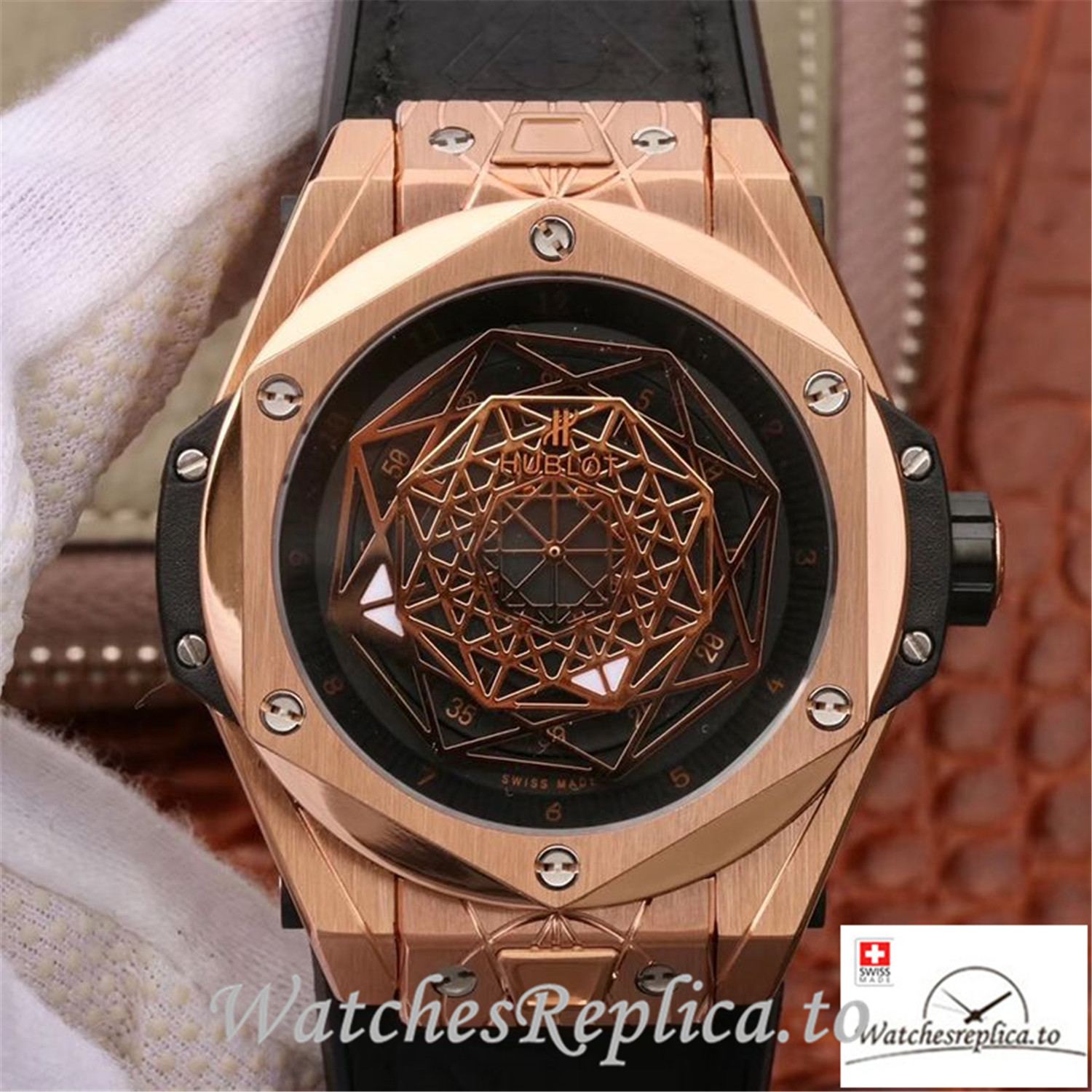 Swiss Hublot Big Bang Sang Bleu King Gold Replica 415.OX.1118.VR.MXM17 Black Strap 45MM - WatchesReplica.is