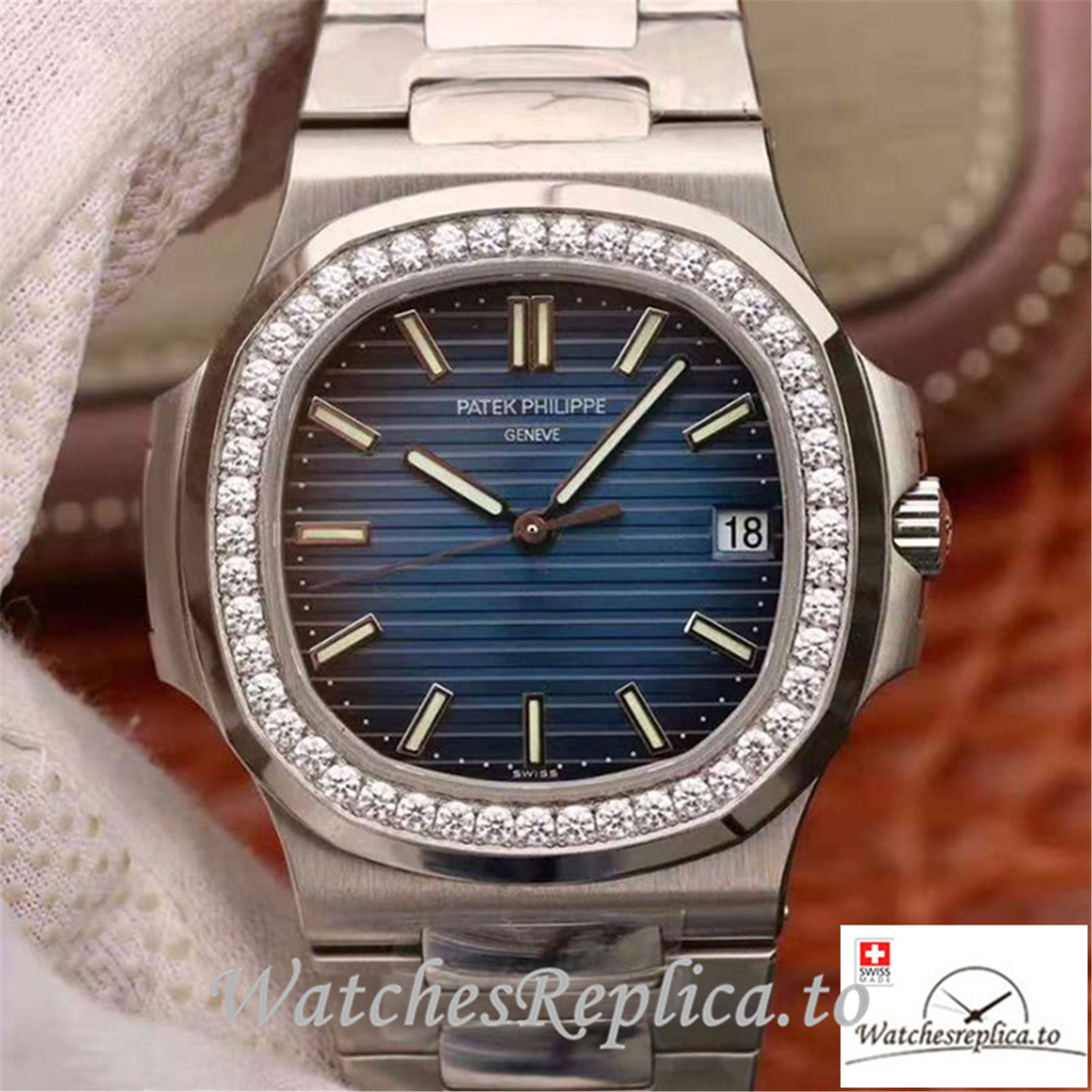 Swiss Patek Philippe Nautilus Jumbo Replica 5711 004 Stick Markers 40MM - WatchesReplica.is