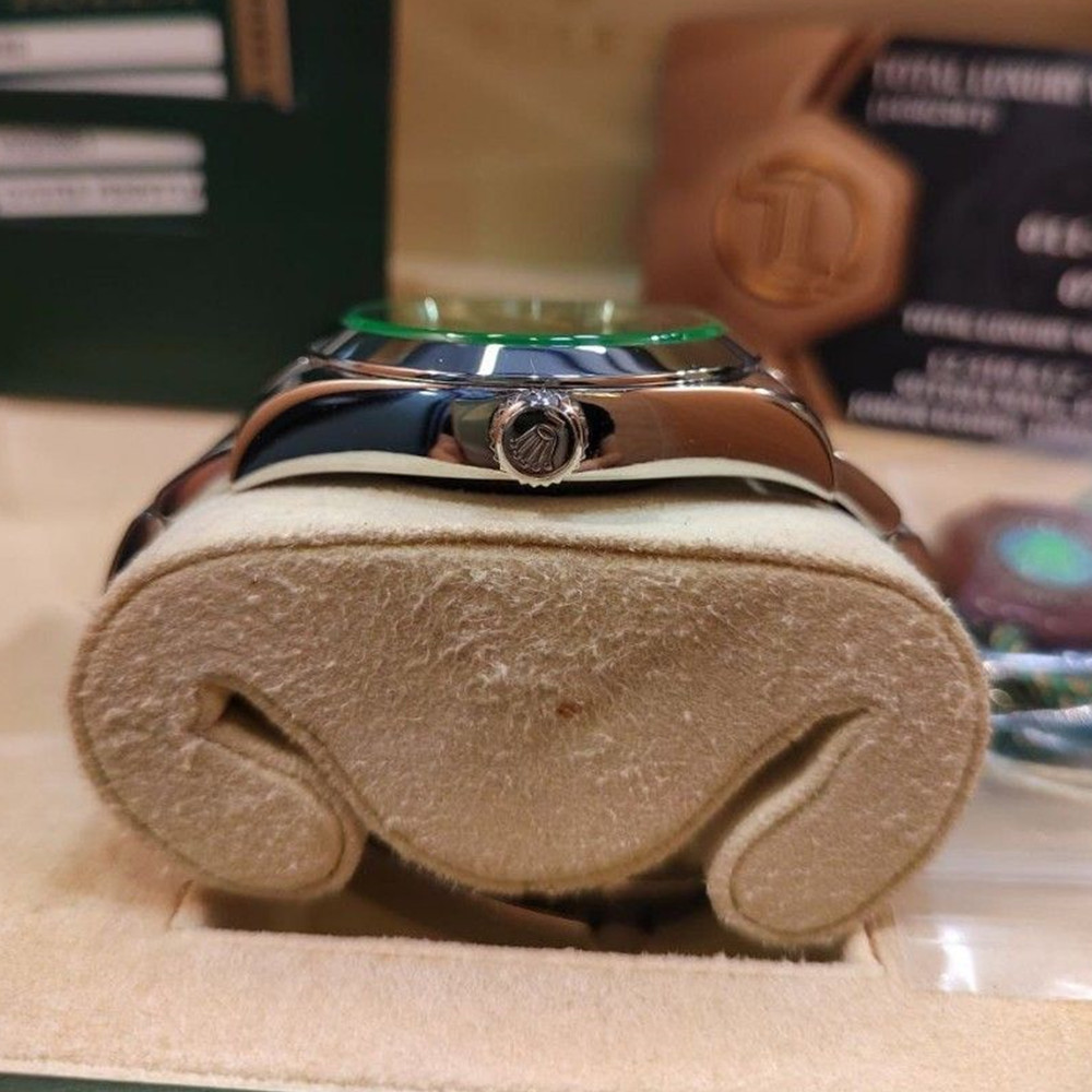 Rolex Milgauss Replica 116400GV Black Dial - WatchesReplica.is