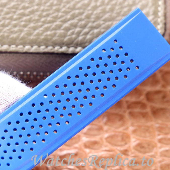 Tag Heuer Replica Carrera Rubber strap 45MM - WatchesReplica.is