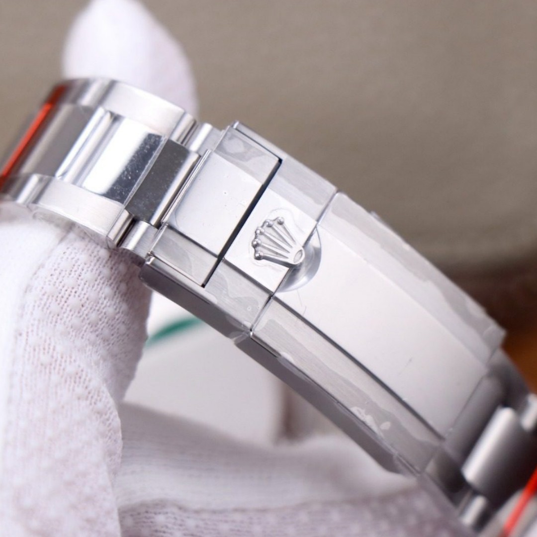 Replica Rolex GMT Master Pepsi Bezel 116719 40MM - WatchesReplica.is