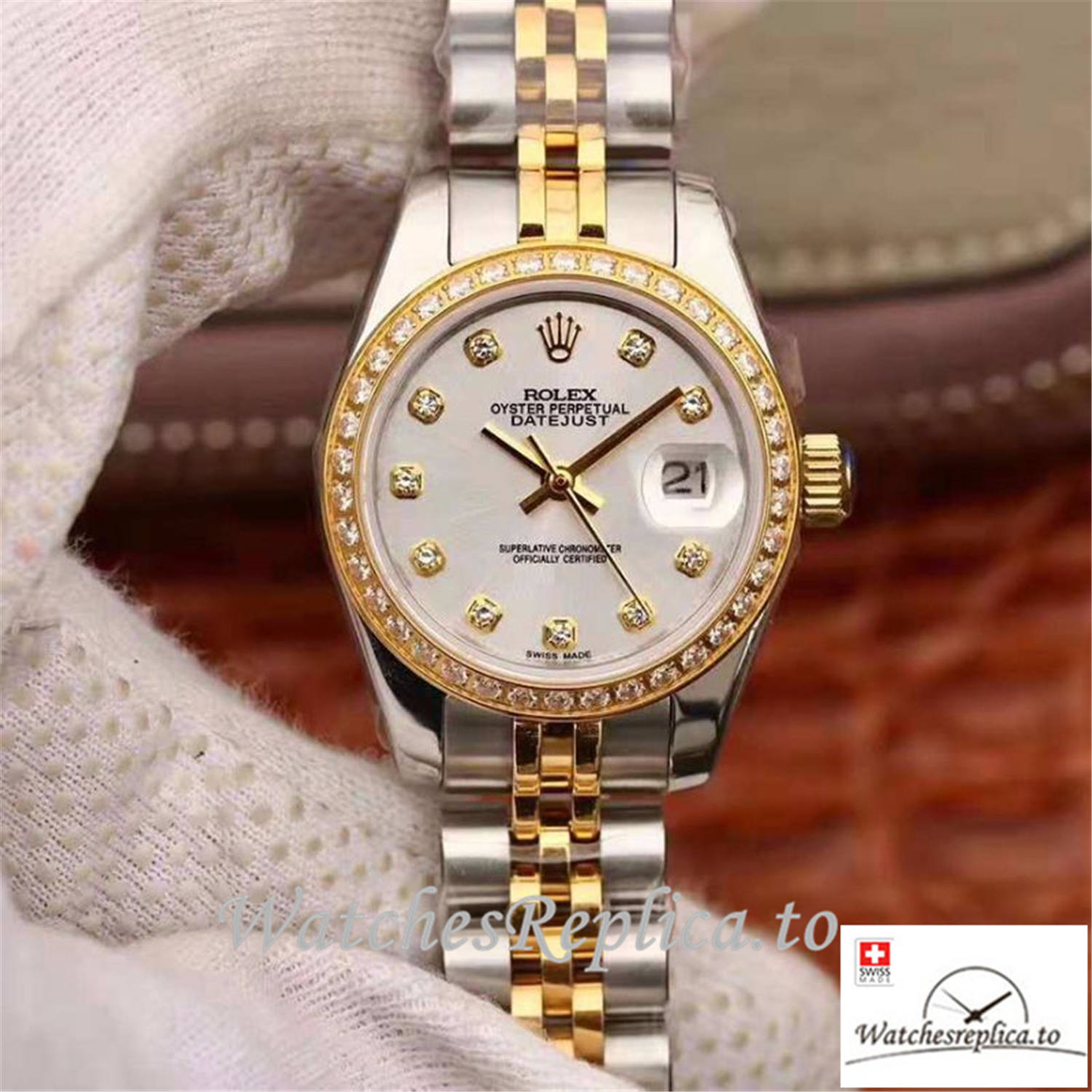 Swiss Rolex Datejust Replica 19966 Silver Dial 28MM - WatchesReplica.is