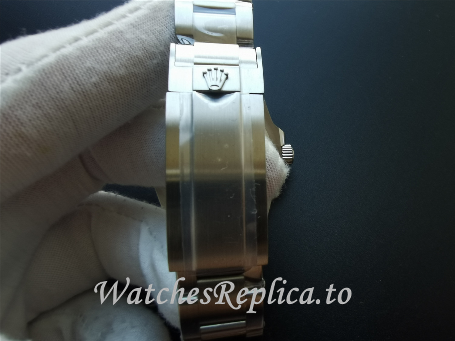 Rolex Submariner Date Replica 116610LV-0002 Green Dial Men's Watch 40MM - WatchesReplica.is