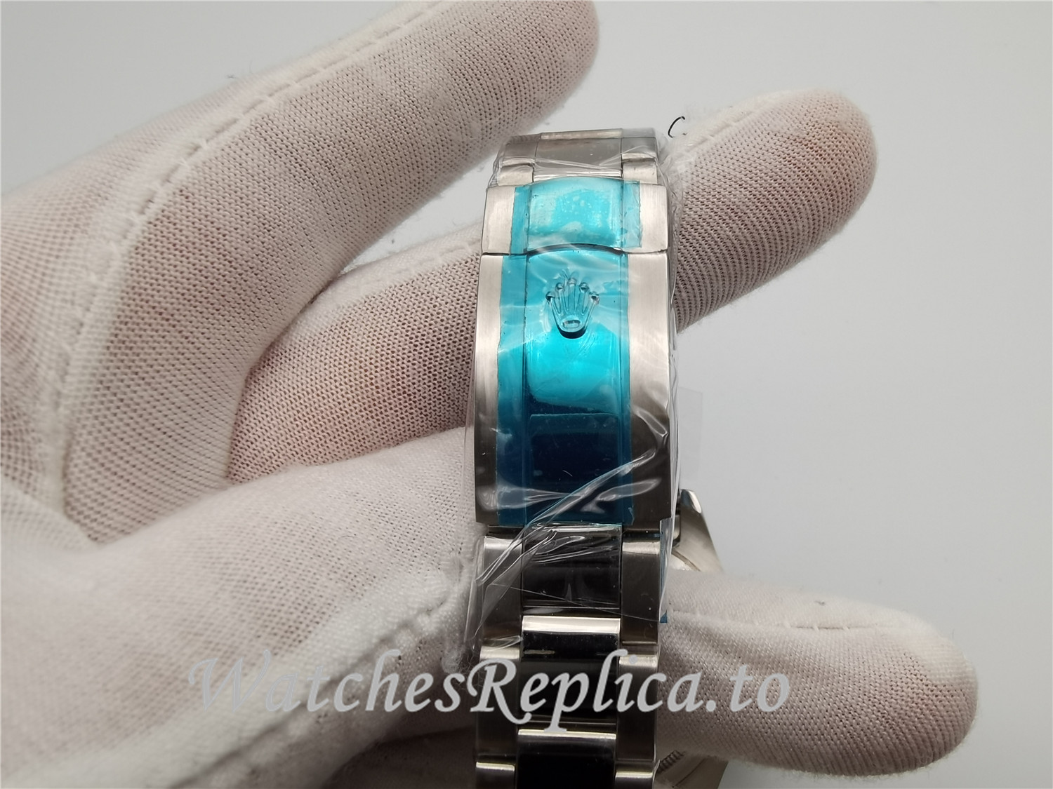Rolex Yacht-Master Silver Dial 116622 - WatchesReplica.is