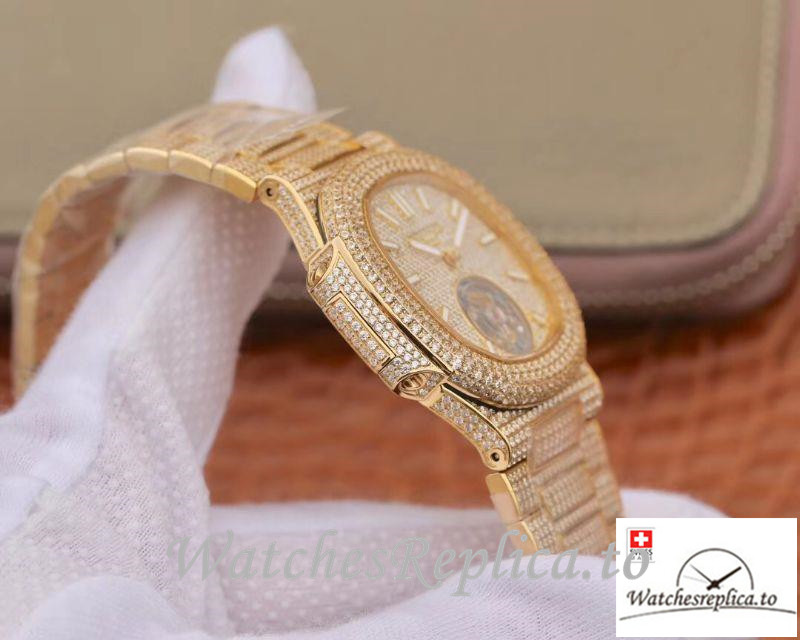 Swiss Patek Philippe Nautilus Jumbo Replica 5711 009 Diamonds Bezel 40MM - WatchesReplica.is