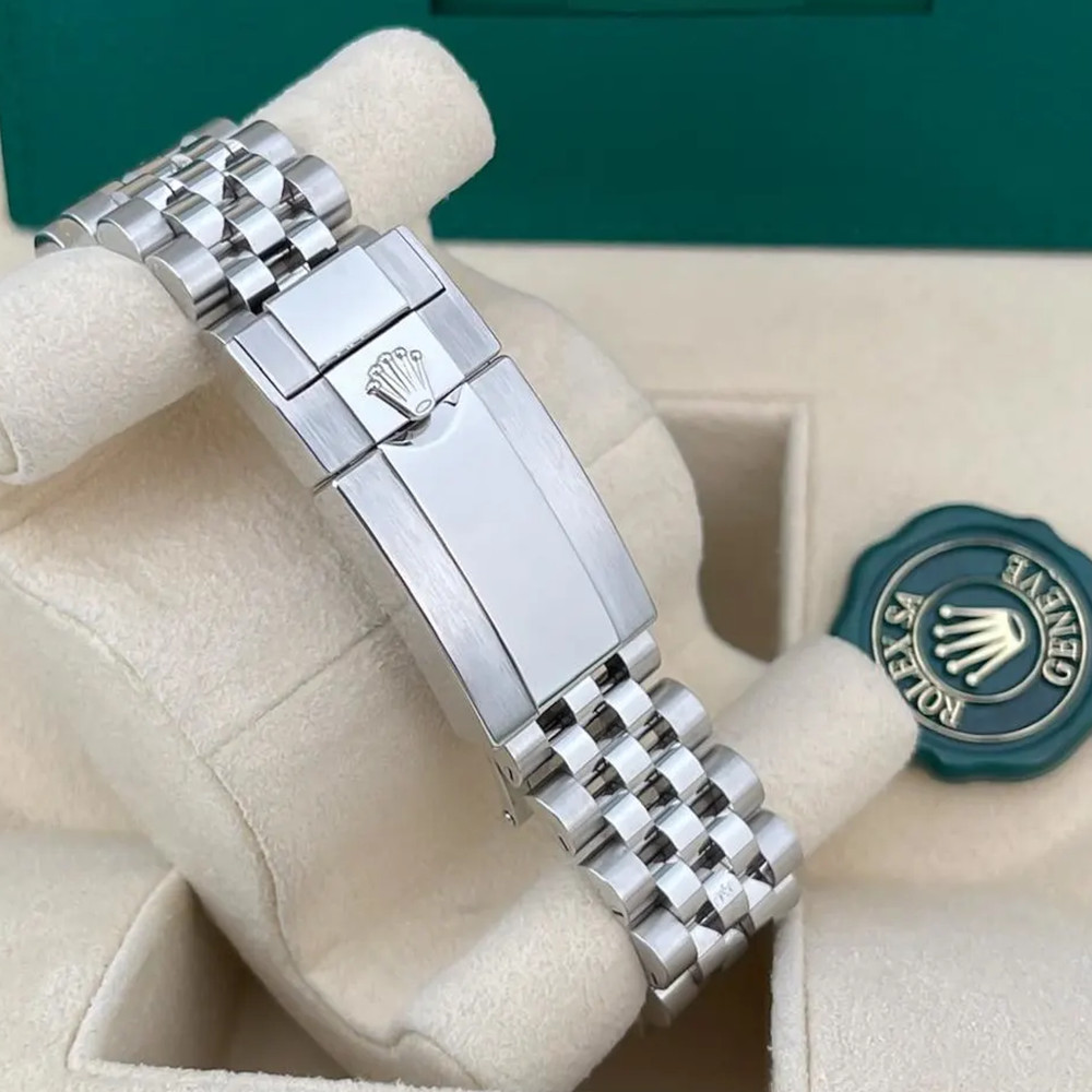 Replica Rolex GMT-Master m126710blnr-0002 40MM - WatchesReplica.is