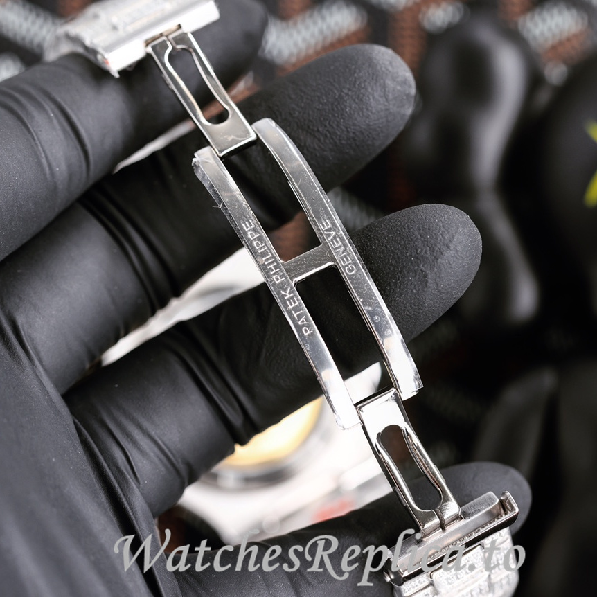 Patek Philippe Replica Nautilus 5711 Diamonds paved strap 40MM - WatchesReplica.is
