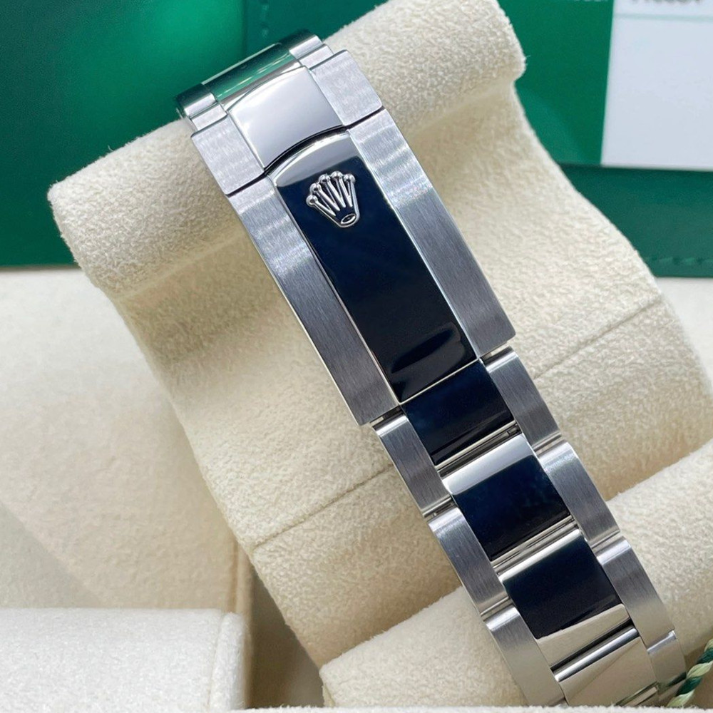 Rolex Datejust II Silver Dial 116334 - WatchesReplica.is