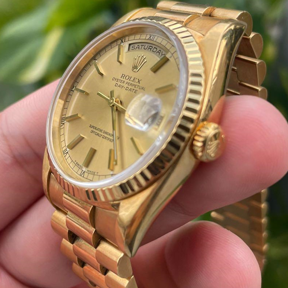 Rolex Replica Day-Date Gold Gold Dial 18238 - WatchesReplica.is