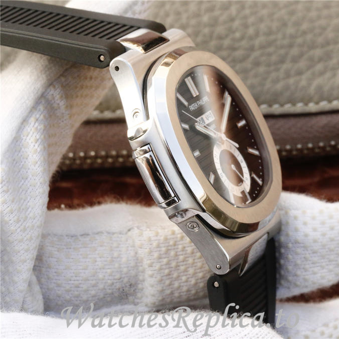 Patek Philippe Replica Nautilus 5726 Rubber strap 40.5MM - WatchesReplica.is