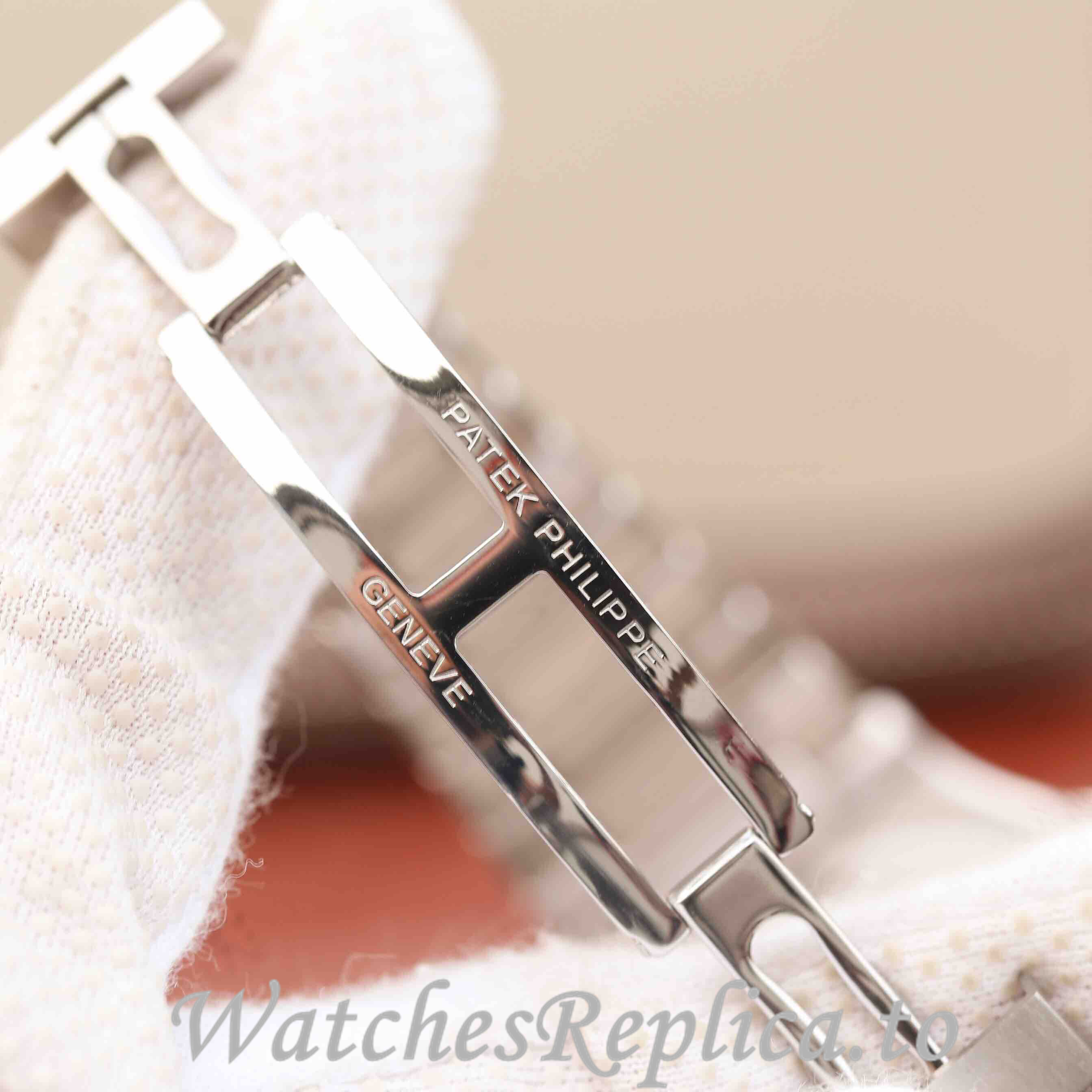 Patek Philippe Replica Nautilus White Gold strap 40MM - WatchesReplica.is