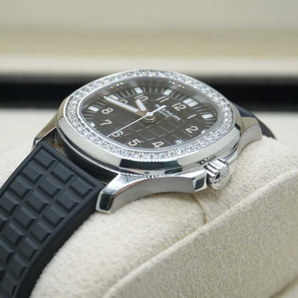 Patek Philippe Aquanaut Black Dial 5067A-001 35mm - WatchesReplica.is