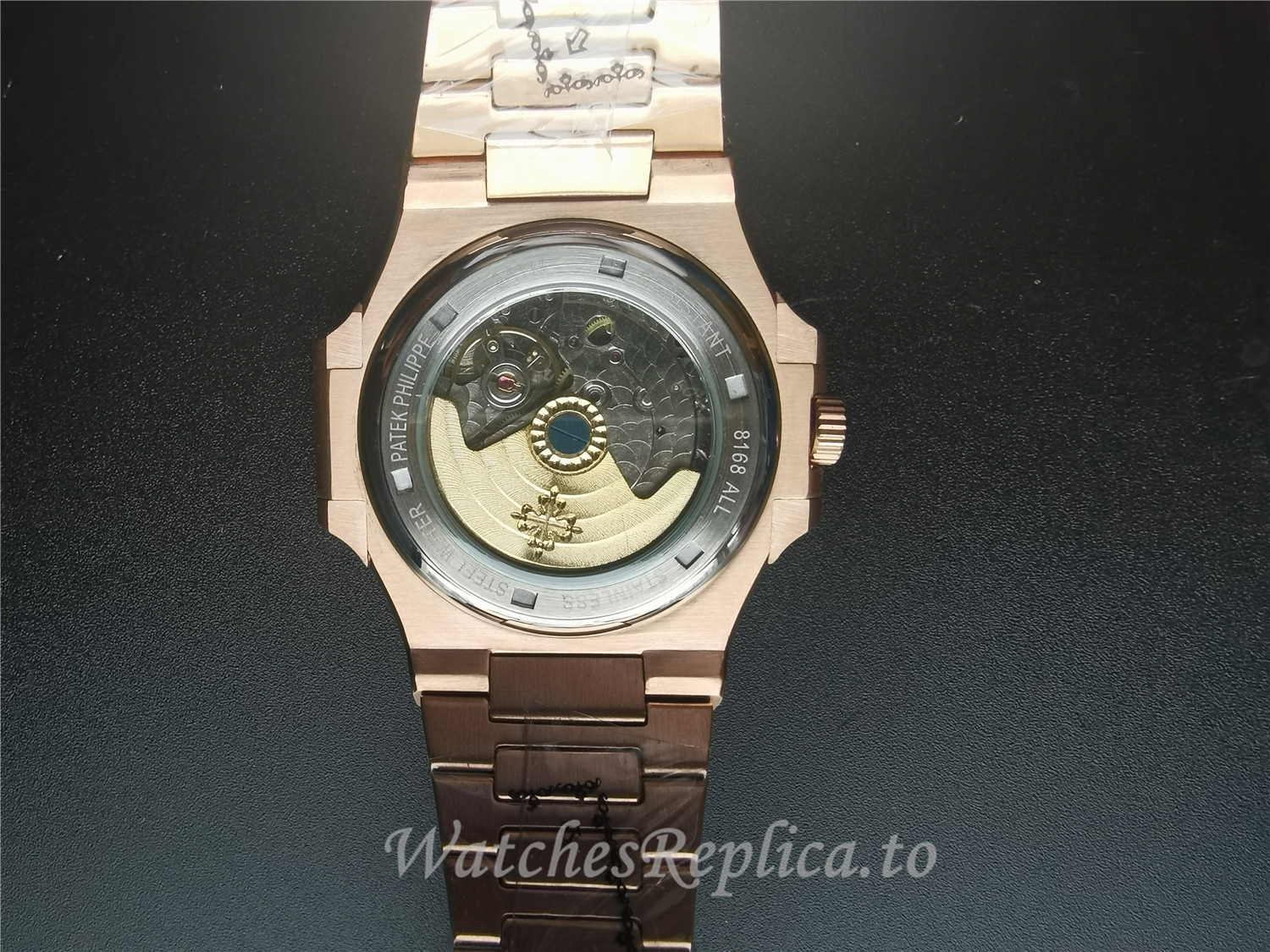 Patek Philippe Nautilus Replica Watch 5711/1R-001 40MM - WatchesReplica.is