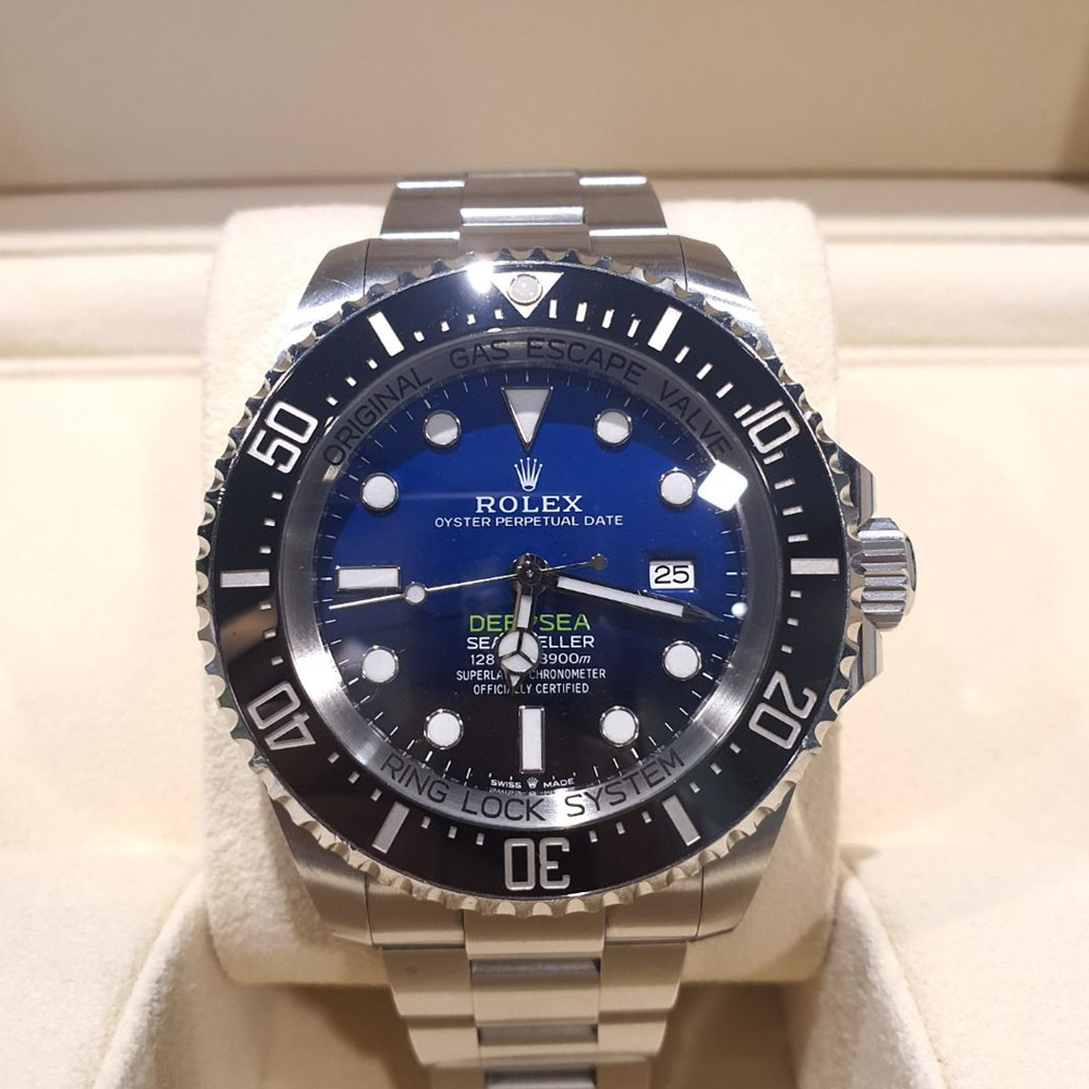 Replica Rolex Sea Dweller 126660 44MM - WatchesReplica.is