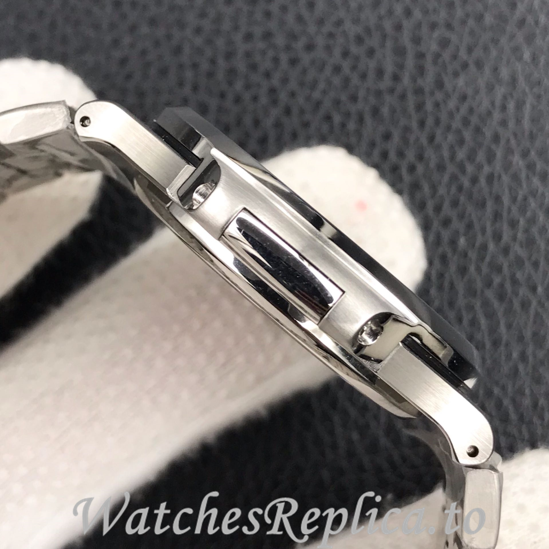 Patek Philippe Replica Nautilus 5711 Stainless steel strap 40MM - WatchesReplica.is