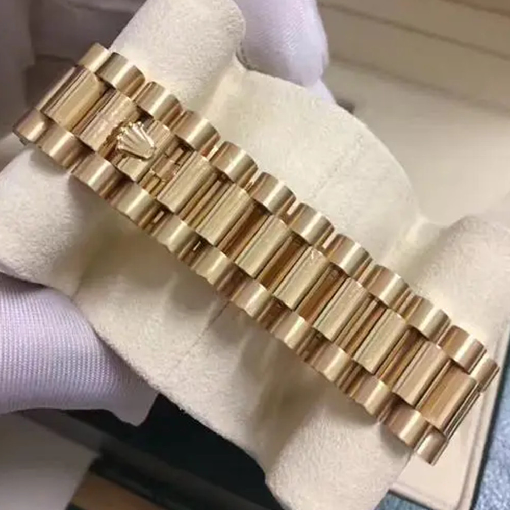 Rolex Replica Day-Date Gold Case 118208 - WatchesReplica.is