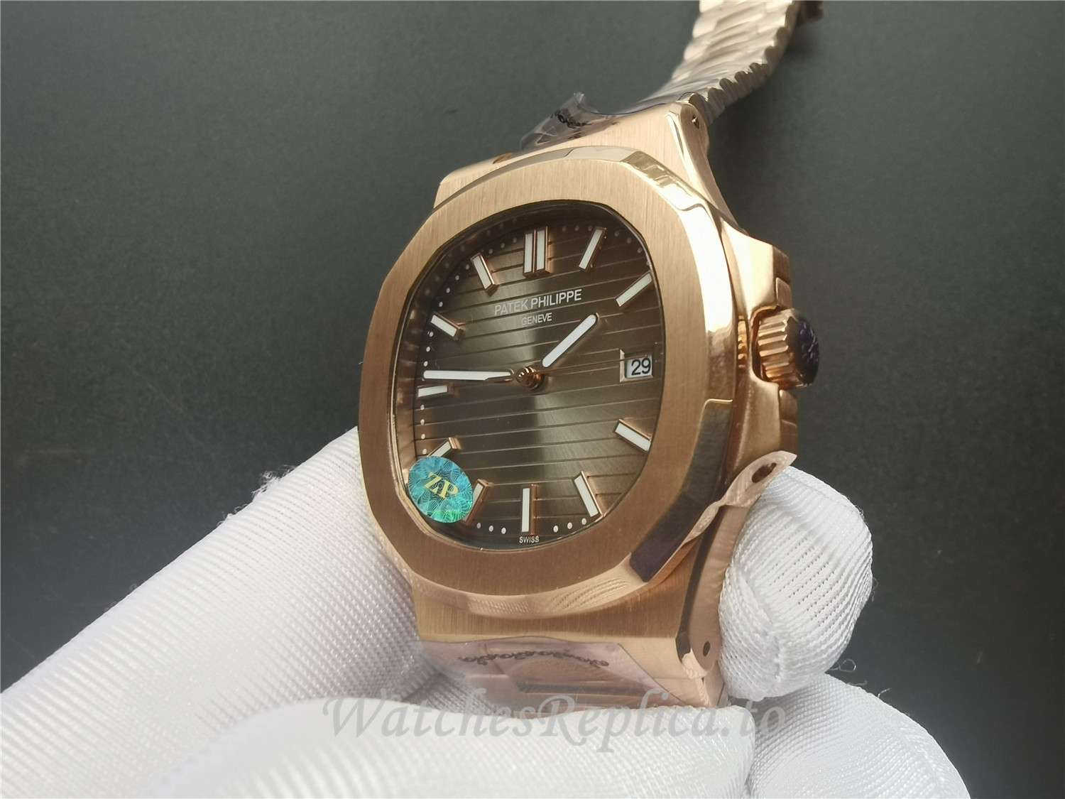 Patek Philippe Nautilus Replica Watch 5711/1R-001 40MM - WatchesReplica.is