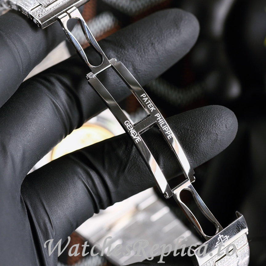 Patek Philippe Replica Nautilus 5711 Diamonds paved strap 40MM - WatchesReplica.is