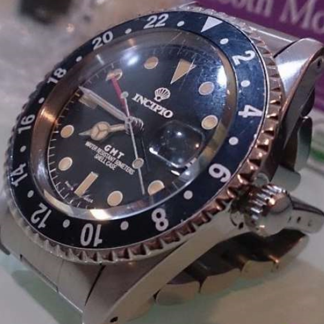 Rolex GMT Master Black Dial 1675 - WatchesReplica.is