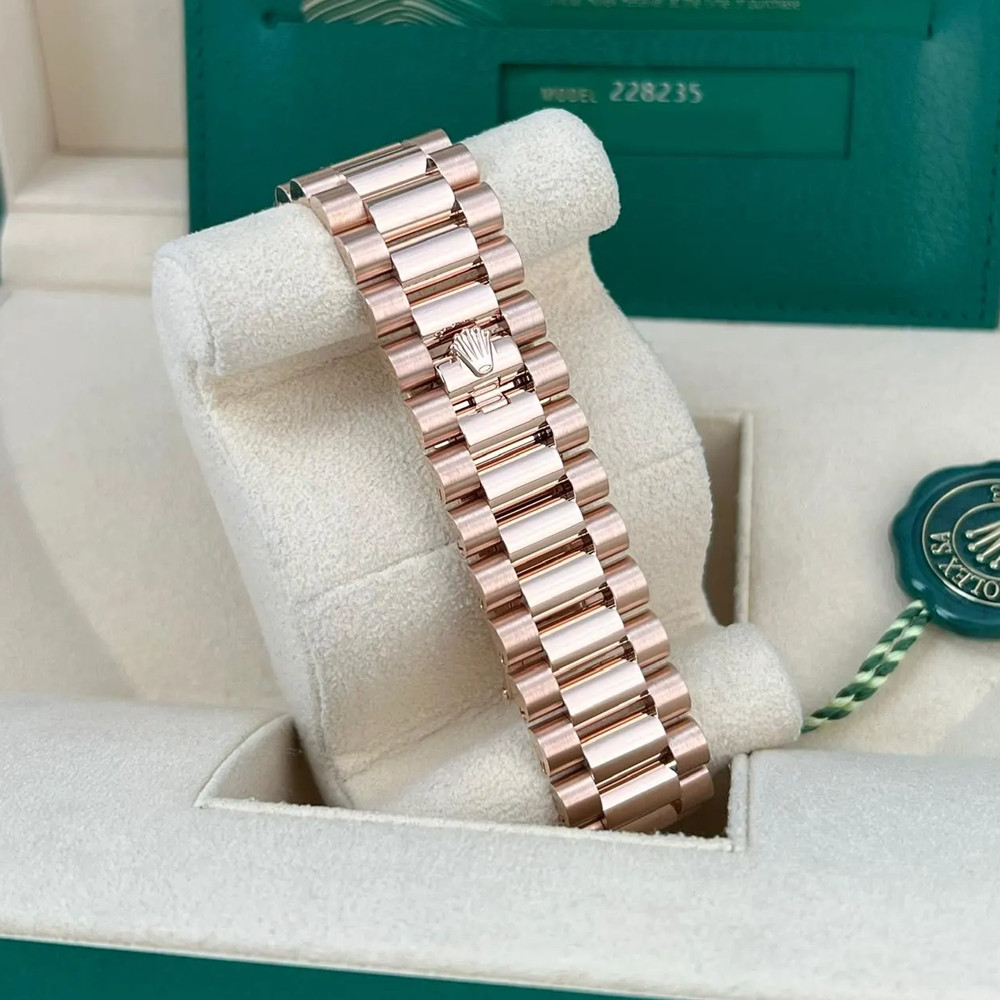 Replica Rolex Day Date 40mm 228235-0025 - WatchesReplica.is