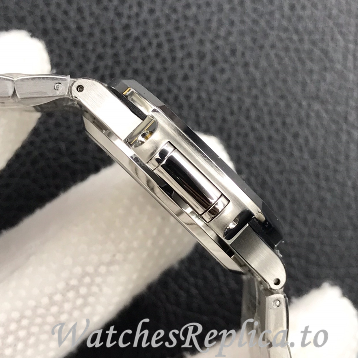 Patek Philippe Replica Nautilus 7118 Stainless steel strap 35.2MM - WatchesReplica.is