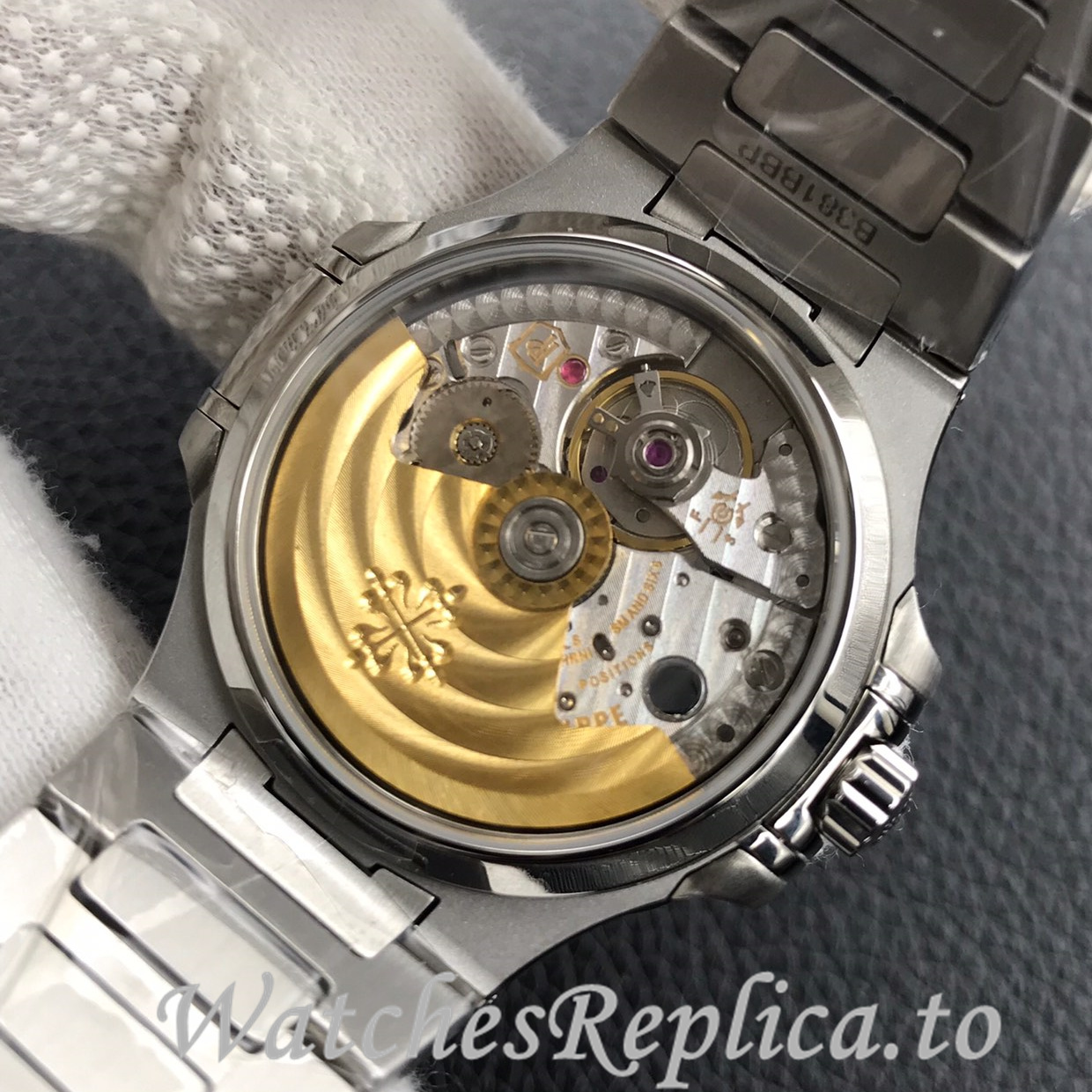 Patek Philippe Replica Nautilus 7118 Stainless steel strap 35.2MM - WatchesReplica.is