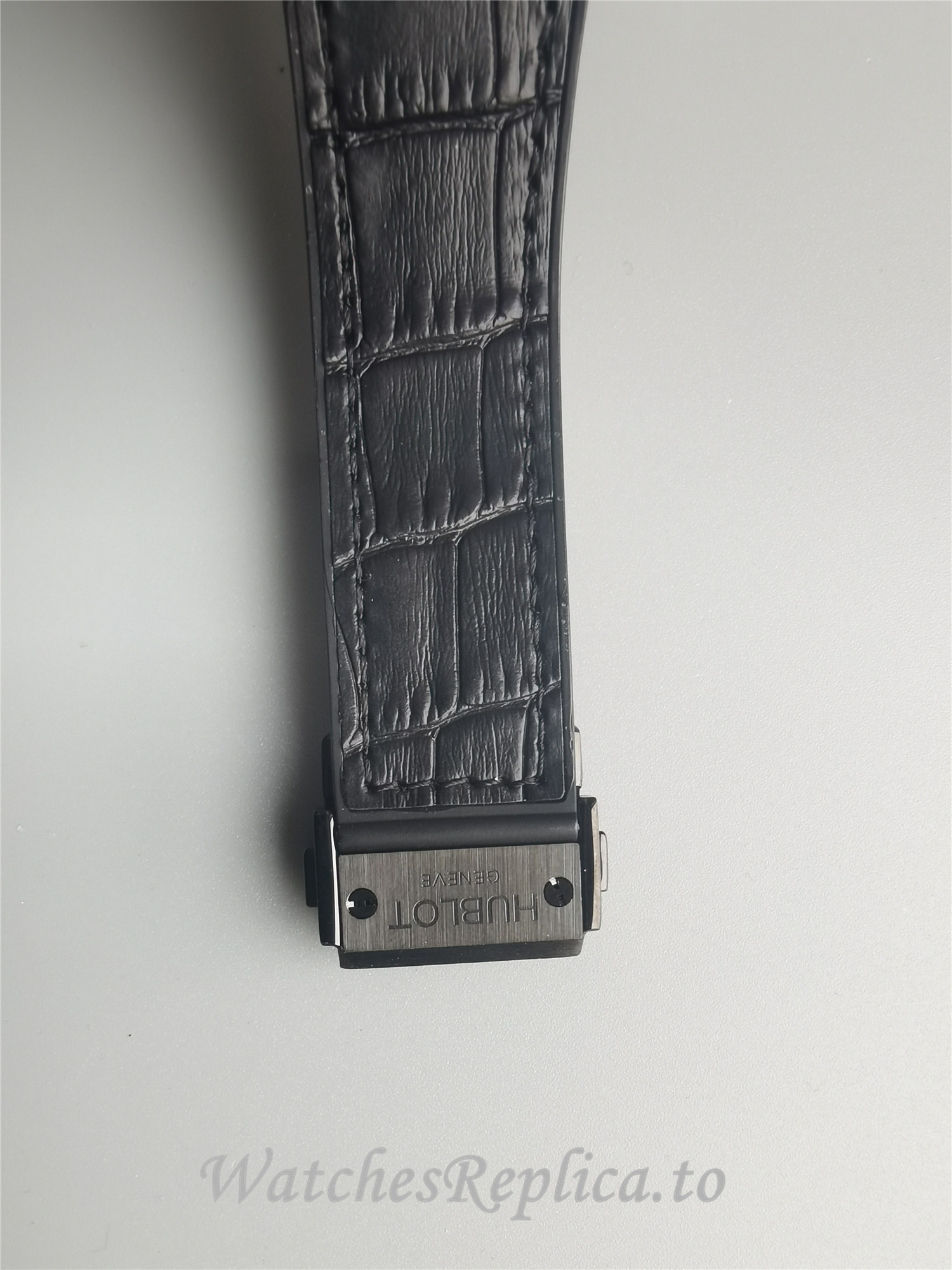 Hublot 44mm Black Carbon Dial 301.QX.1740.GR 44 MM - WatchesReplica.is