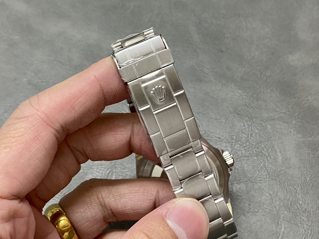 Replica Rolex Submariner Black Dial 16610 - WatchesReplica.is
