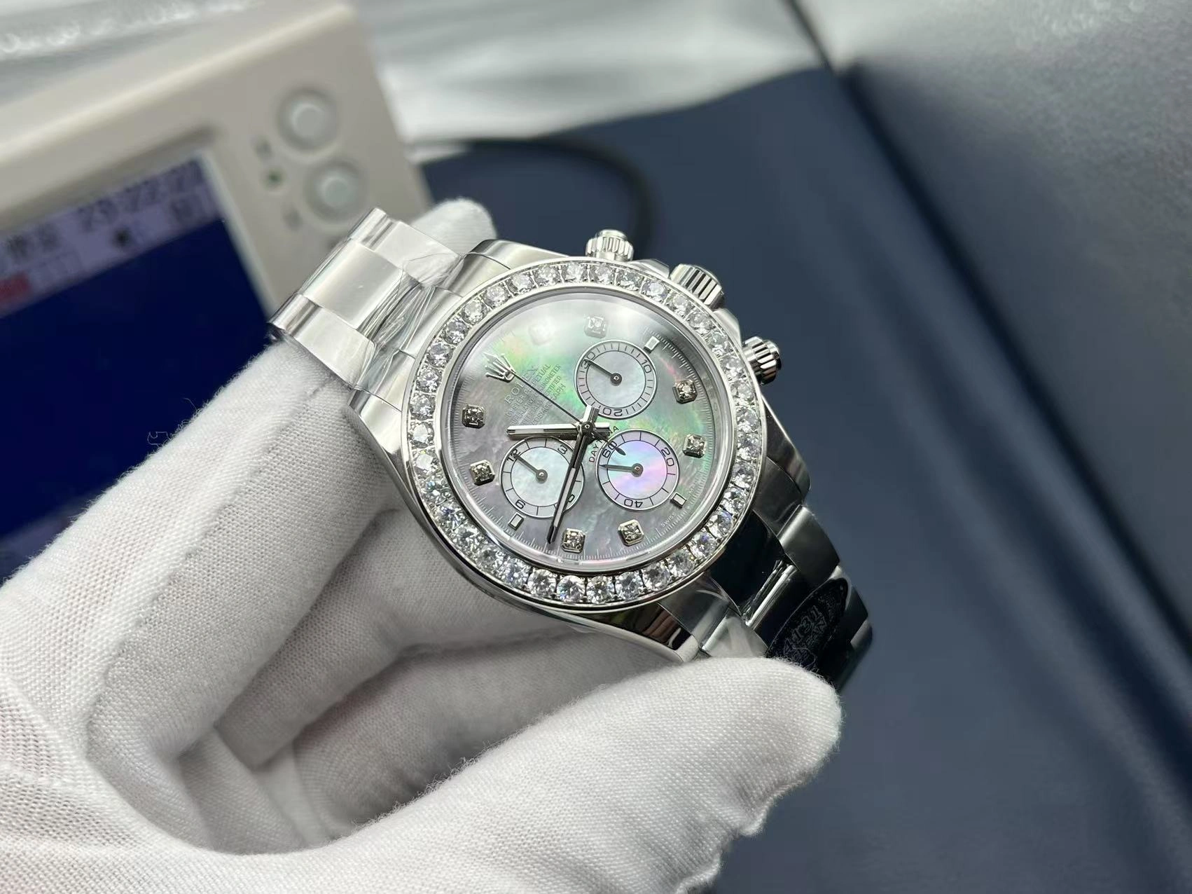 Rolex Cosmograph Daytona Replica white gold and diamonds 40 mm M126579RBR 0001 - WatchesReplica.is