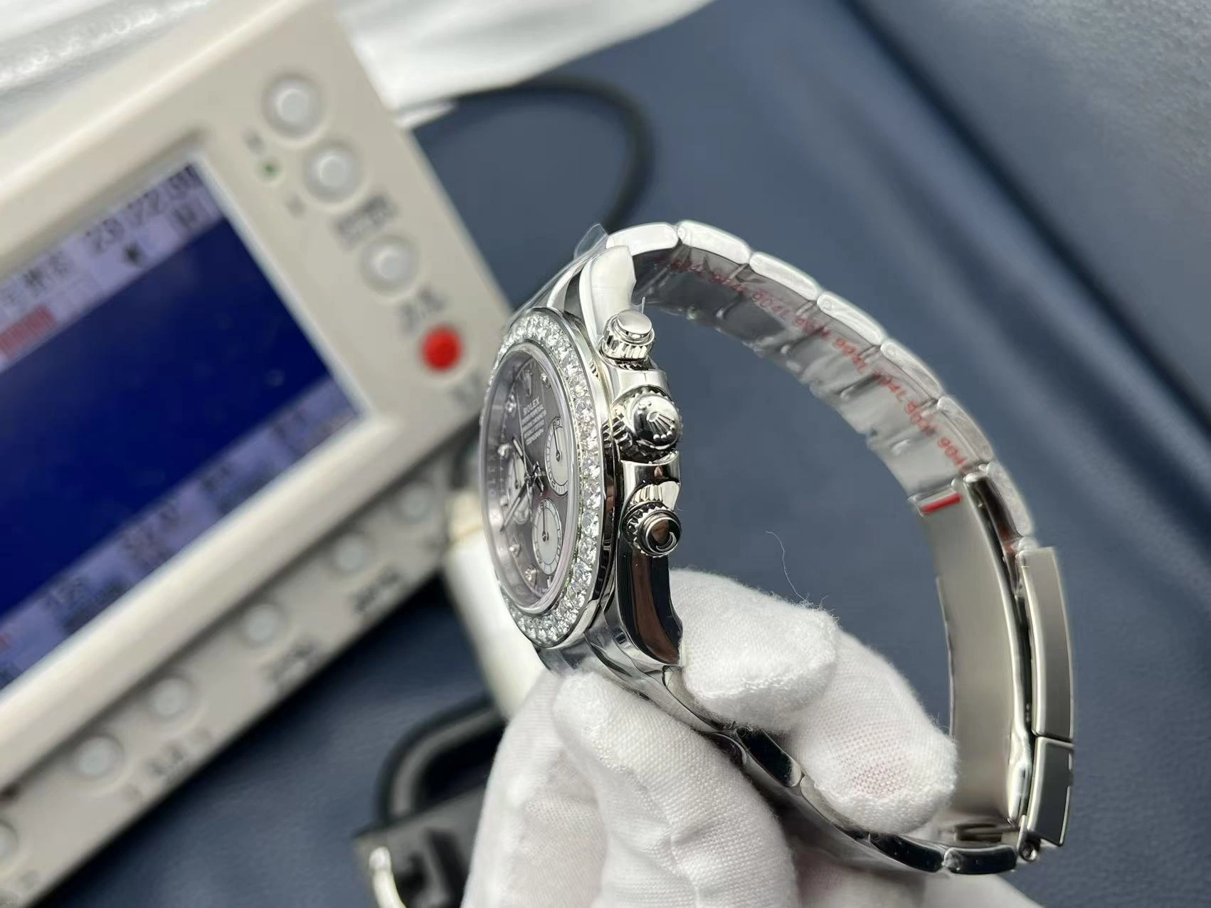 Rolex Cosmograph Daytona Replica white gold and diamonds 40 mm M126579RBR 0001 - WatchesReplica.is